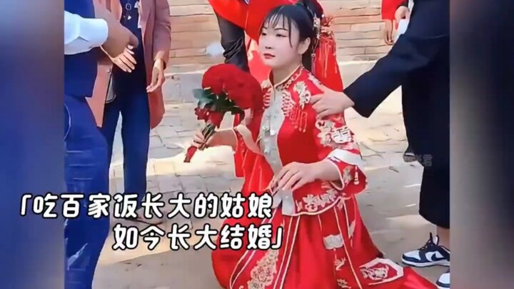 “吃百家饭长大的孩子，长大后会是村里的守护神”