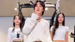 BTS Jimin x LESSERAFIM Miyawaki Sakura + Nakamura Kazuha Giống như một thử thách điên rồ!