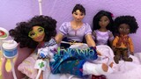 Disney Encanto Family Mirabel breaks her leg ! 😢