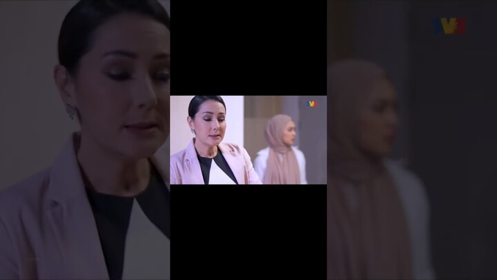 Yg kau sibuk gesek biola tu apehal? Knp x dedahkan kpd Ariana identiti kau yg sebenarnya? #DuaDarjat