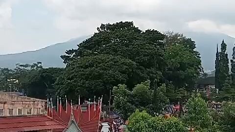 Suasana Bukittinggi yang cukup ramai