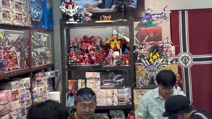 (Part 1) Tianjin Treasure Gundam Model Store, the owner is a real person