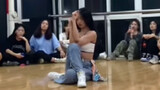 [Me&my girls] สำหรับการฝึกซ้อมออนไลน์ก่อนการประเมินชมรมฮิปฮอป การเต้นน่าตื่นเต้นเกินไปและฉันไม่กล้าต