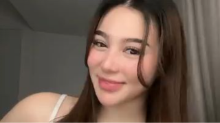Baru Kenal, Tapi Auranya Udah Nempel / Just Met, Her Energy Stuck With Me