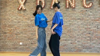 超甜预警【高中生】直拍翻跳完美降落｜想对你说的都在歌词里了#小橘编舞#