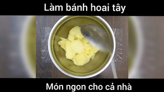 Làm bánh khoai tây