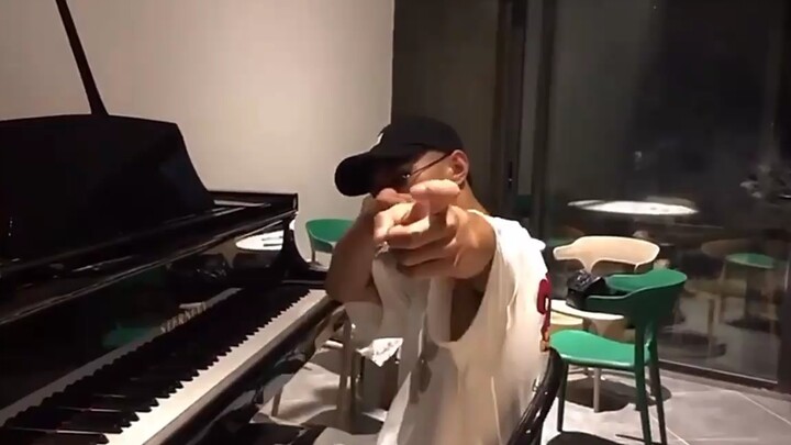 [The Rap of China] เคยเห็น rapper ที่กำลัง rap ขณะเล่นเปียโนไหม 