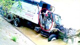 TOP 10 Dangerous Truck Crash Compilation  - Total Crazy Truck Crashes - IDIOT TRUCK DRIVERS FAILS
