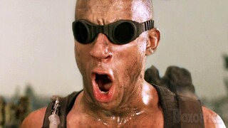 Riddick on Fire | The Chronicles of Riddick | CLIP