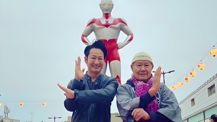 Aktor Raymond Shota Minami memposting foto dengan Ultraman Seven. Mereka pasti berteman sejak Tahun 