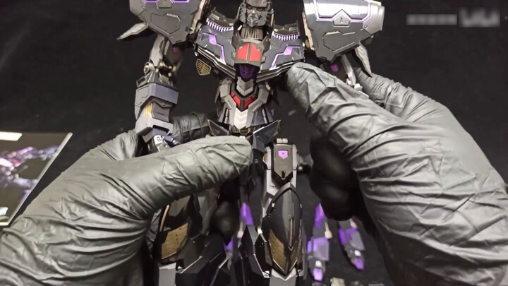 Is the 2350 yuan Megatron worth it? [Thousand Value Training, Iron Machine IDW Megatron]