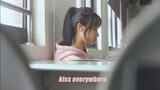 สาวน้อยเสียงแหบคัฟเวอร์เพลงKiss Everywhere - Miriam Yeung ในห้องเรียน
