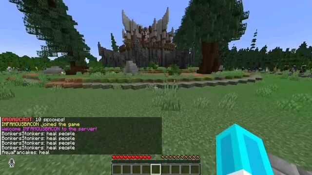 Minecraft hunger game with 100 players