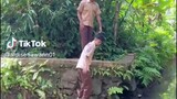 Video Random Lucu terbaru Di Toktok  ( Di Suruh Jalan Malah Lompat )