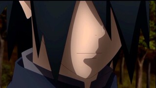 Senyum sasuke mahal cuy