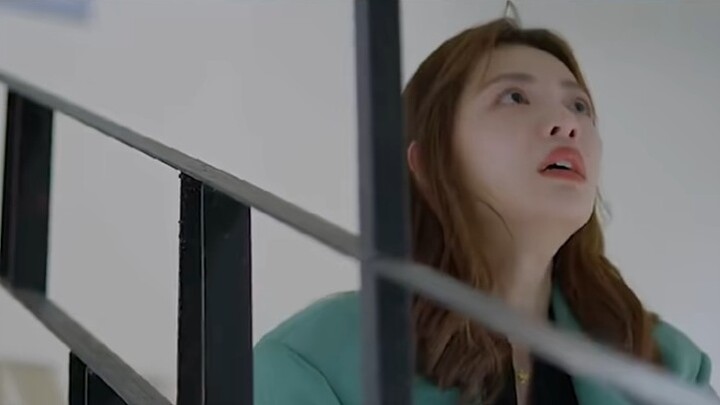 ชายหนุ่มผู้กล้าหาญปิดกั้นถนนโดยตั้งใจ แต่เขาไม่คิดว่าจะต้องจ่ายราคาแพง