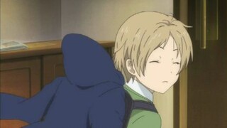 Natsume mendapat baju di rumah orang lain VS Natsume mendapat baju di rumah Fujiwara