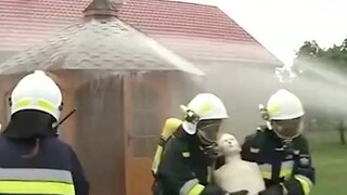 Một bé trai đã chào đời tại một ngôi làng của các cô gái Ba Lan sau 10 năm. Trưởng làng đã từng đề n