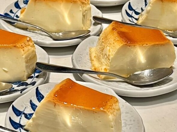 Different people's reactions to caramel pudding: