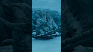 THE NIGHT KING KILLED THE DRAGON AND TOOK IT TO HIS SIDE.#gameofthrones #thenightking #shortsvideo