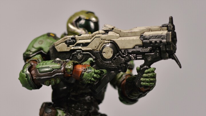 Threezero Doom ThreeA Doom 1:6 menampilkan dan berbagi gambar bergerak