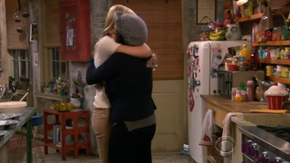 [2 Broke Girls] แคโรไลน์ขายแหวนให้กับแม็กซ์ ช่างอบอุ่นหัวใจจริงๆ