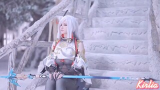 [Cosplay] [Genshin Impact] Shen He có vẻ đang buồn