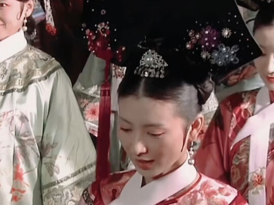 In fact, Mei Jie's initial hairstyle was also very pretty. Later, because she was too tall, she chan