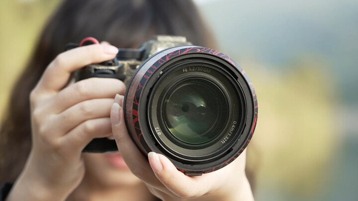 Doesn’t the old wizard just like to take pictures of flowers and plants?