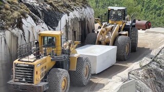 Huge Komatsu Wheel Loaders WA900 & WA800 Working On Birros Marble Quarries_3