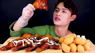 Làm miếng đùi gà nướng phết sốt cay ăn kèm với phomai viên chiên #mukbang