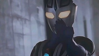 "Ai nói với ngươi Blue Ultraman yếu?"