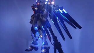 Finished product display of Bandai MGEX Strike Freedom lighting modification and spray painting exam