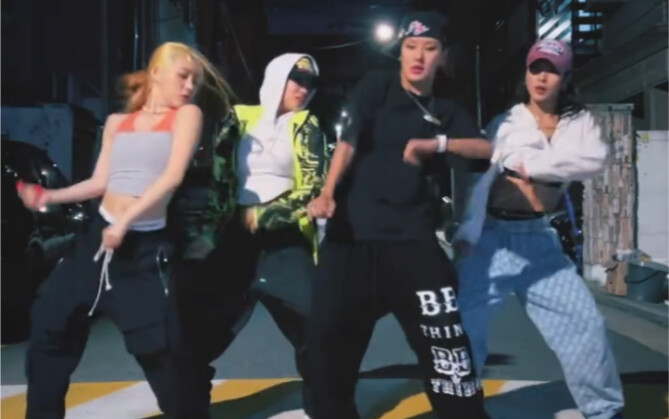 女孩子跳这个舞好帅 Hiphop基础律动 小感觉 就是帅呀 ~