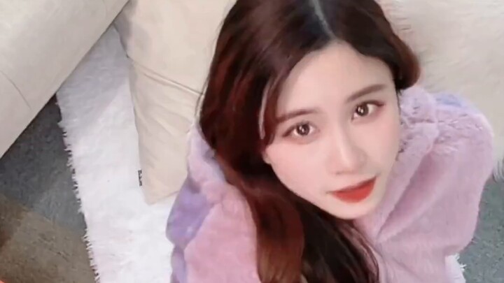 Attention! The beauty is going to sleep!