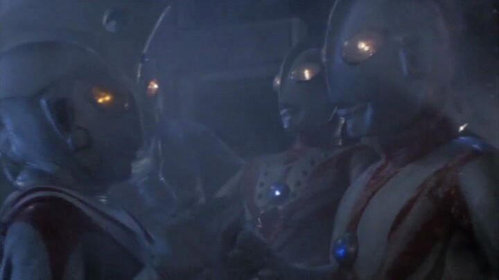 Ace was dissatisfied with the slap from the first generation Ultraman, and led his brothers to total