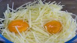 [Ẩm thực][DIY]Làm bánh kếp khoai tây với trứng