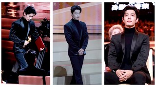 Xiao Zhan won the award "Breakthrough actor of the year" with other professional actors.