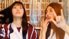 TWICE: Tzuyu and Momo explained why the original Fancy hand gesture was abolished (it was too simila