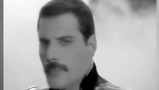 Freddie Mercury - Living On My Own