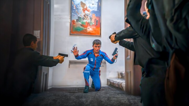 The gangsters unaware the hotel maid they were up against was a highly trained special forces