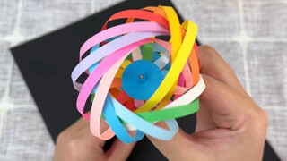 The ever-changing little paper toys can be changed into many shapes at will, and children can make t