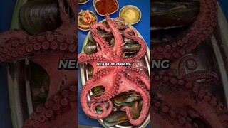 MUKBANG GURITA RAKSASA DI RESTO TENDAAN #kuliner #trending #makan #octopus #viral #koreanfood