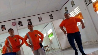 orang gendut dan hitam olahraga