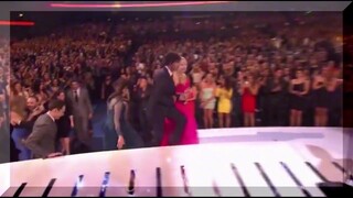 Dream collaboration! 2 Broke Girls co-hosted the show, and Joey from Friends presented the award to 