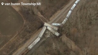 #Warning_Train derailment outside of Detroit