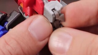 3D printed transformable Optimus Prime! Quite fun!