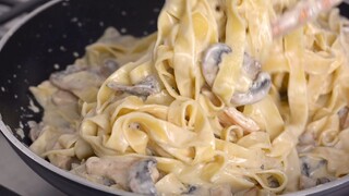 Easy Fettuccine Alfredo from your Favorite Restaurant!