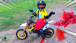 ทิกเกอร์โชว์ l แกล้งน้อง!!!!  พี่ลีโอทำรถมอไซด์พัง???..​ Who broke my PIT-Bike Kids play Nerf attack