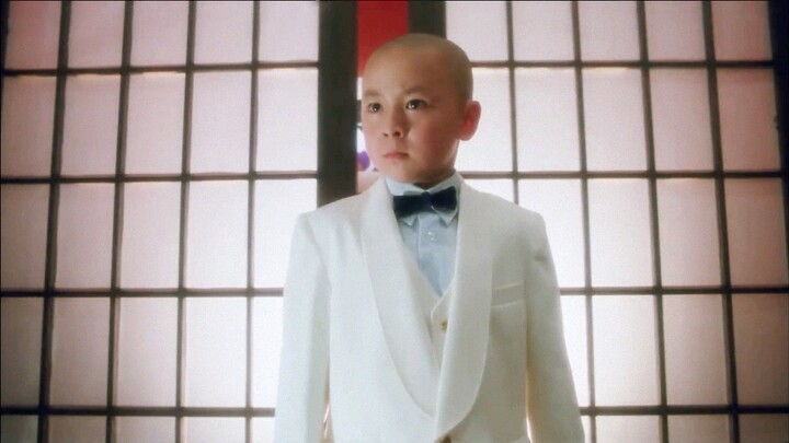 This young handsome guy has been the dream of countless girls!